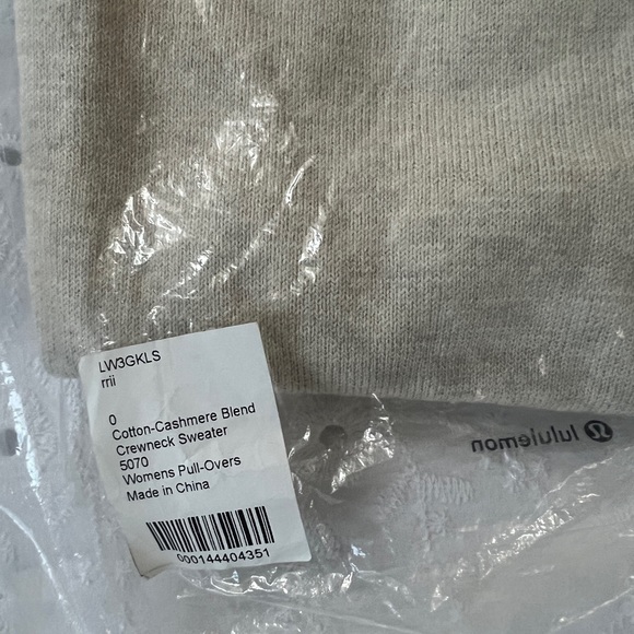 Lululemon Sweater - Picture 7 of 7